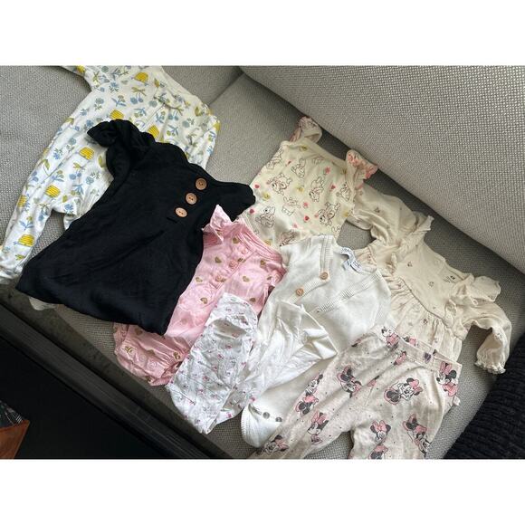 Baby girl Newborn to 9 months clothes bundle - Picture 1 of 6